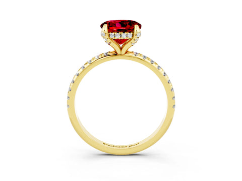 Yellow gold Round Cut Diamond Solitaire Ring with Four-Prong Setting and Pavé Band_3