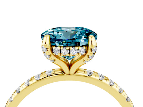 Yellow gold Round Cut Diamond Solitaire Ring with Four-Prong Setting and Pavé Band_4