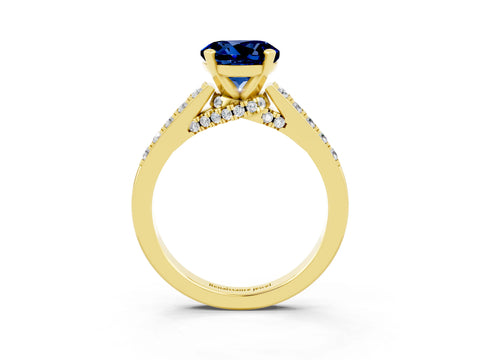 Yellow gold Round Cut Diamond Solitaire Ring with Pavé Band and Prong Setting_3