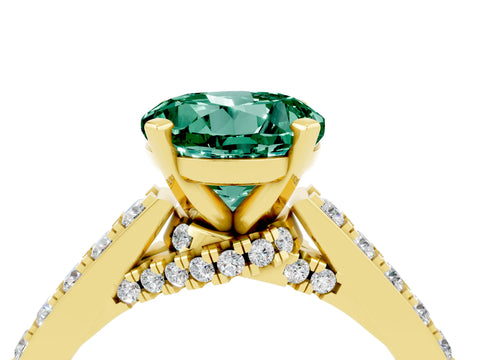 Yellow gold Round Cut Diamond Solitaire Ring with Pavé Band and Prong Setting_4