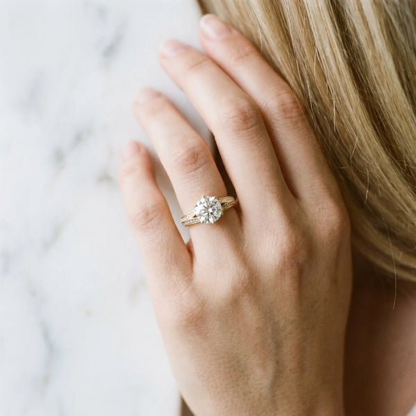 14K Yellow Gold 0.95 Carat E VS1 Round Diamond Split Shank Engagement Ring with Pavé Band