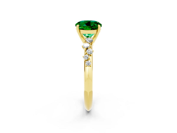 Yellow gold Round Cut Emerald Cluster Side Stone Solitaire Ring with Prong Setting
