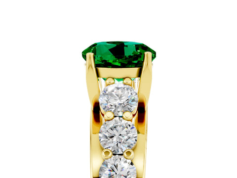 Yellow gold Round Cut Emerald Engagement Ring with Pavé Band and Four-Prong Setting_5