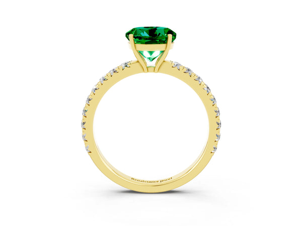 Yellow gold Round Cut Emerald Pavé Solitaire Engagement Ring with Four-Prong Setting