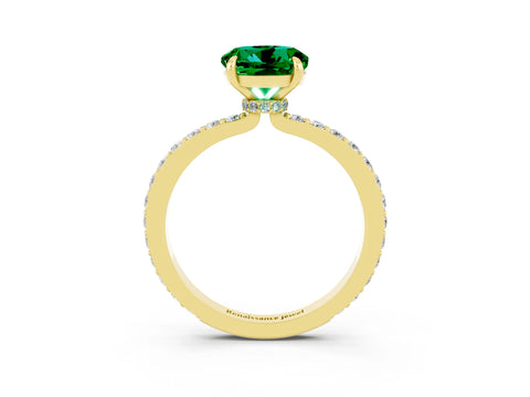 Yellow gold Round Cut Emerald Ring with Pavé Band and Four-Prong Setting_3
