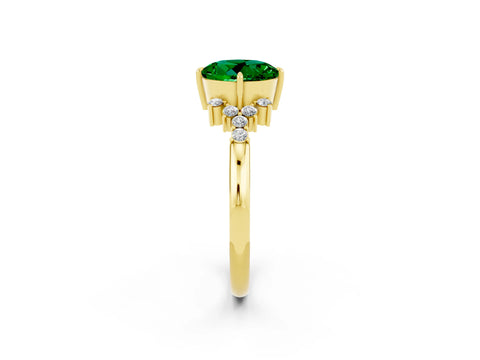 Yellow gold Round Cut Emerald Ring with Side Stones and Four-Prong Setting_38