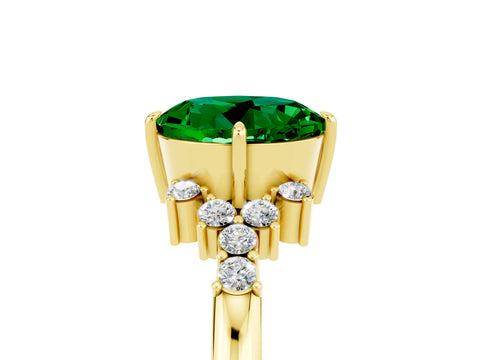 Yellow gold Round Cut Emerald Ring with Side Stones and Four-Prong Setting_41