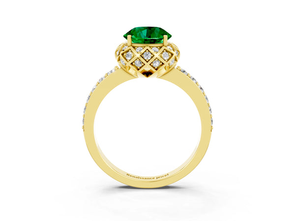 Yellow gold Round Cut Emerald Scalloped Halo Engagement Ring with Round Shared Prong Band