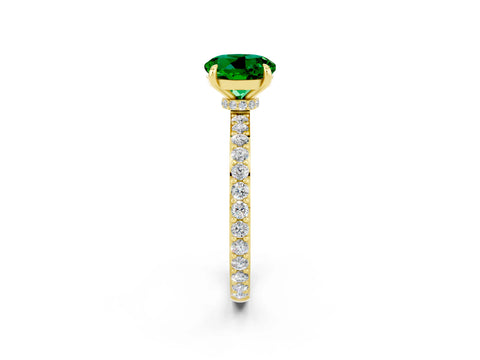 Yellow gold Round Cut Emerald Solitaire Engagement Ring with Pavé Band and Four-Prong Setting_2