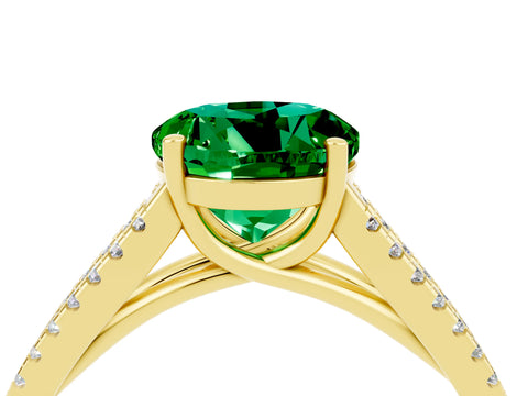 Yellow gold Round Cut Emerald Solitaire Engagement Ring with Split Shank Pavé Band_4