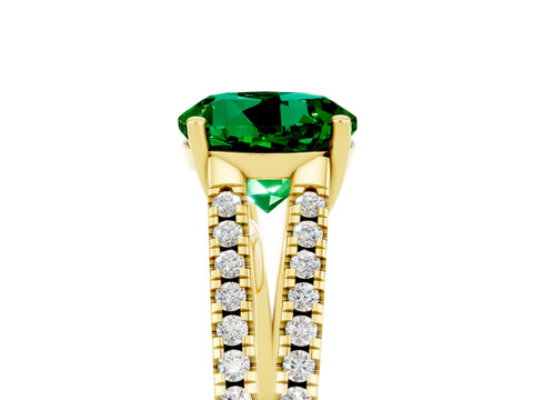 Yellow gold Round Cut Emerald Solitaire Engagement Ring with Split Shank Pavé Band_5
