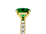 Yellow gold Round Cut Emerald Solitaire Pavé Band with Four-Prong Setting_5