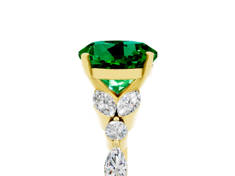 Yellow gold Round Cut Emerald Solitaire Ring with Side Stones and Four-Prong Setting_17