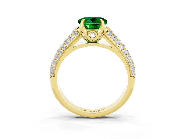 Yellow gold Round Cut Emerald Solitaire Ring with Three-Row Pavé Band and Four-Prong Setting