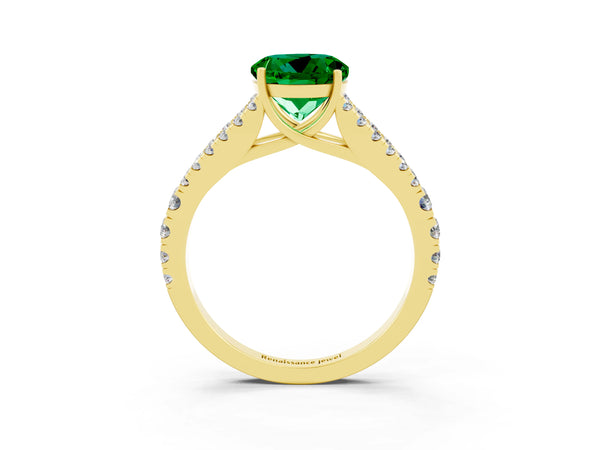 Yellow gold Round Cut Emerald Split Shank Pavé Engagement Ring with Four-Prong Setting