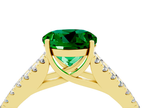 Yellow gold Round Cut Emerald Split Shank Pavé Engagement Ring with Four-Prong Setting_16