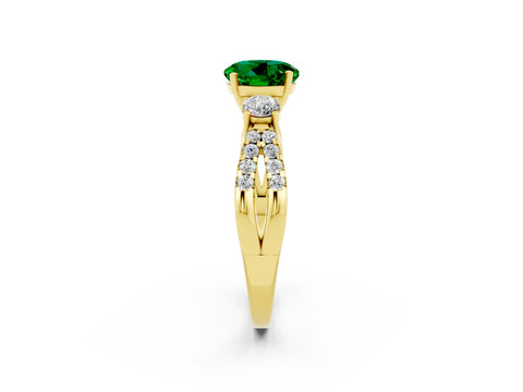 Yellow gold Round Cut Emerald Three-Stone Ring with Pavé Split Shank and Four-Prong Setting_2