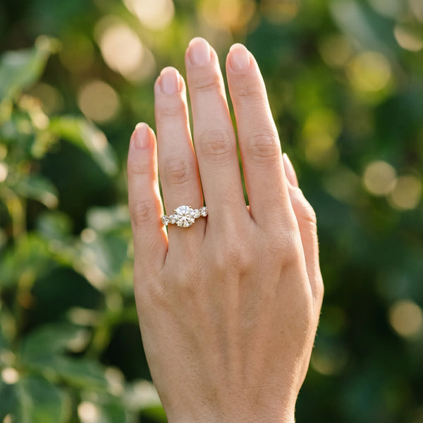 Yellow gold Round Cut Five-Stone Prong Set Diamond Ring with Classic Band