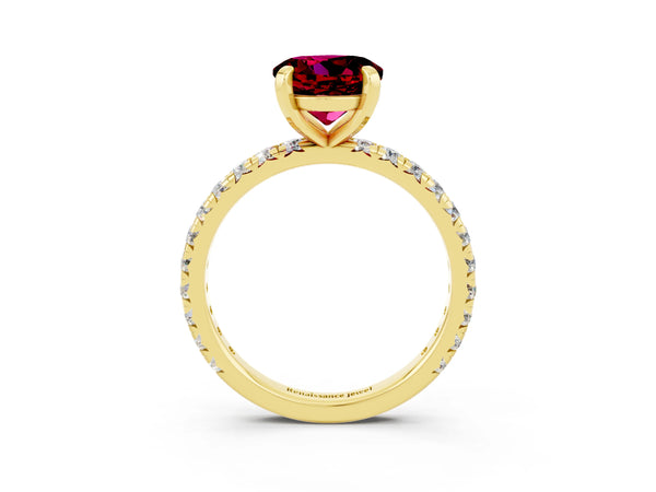 Yellow gold Round Cut Garnet Pavé Solitaire Ring with Round Band and Prong Setting