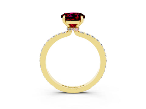 Yellow gold Round Cut Garnet Ring with Pavé Band and Four-Prong Setting_3