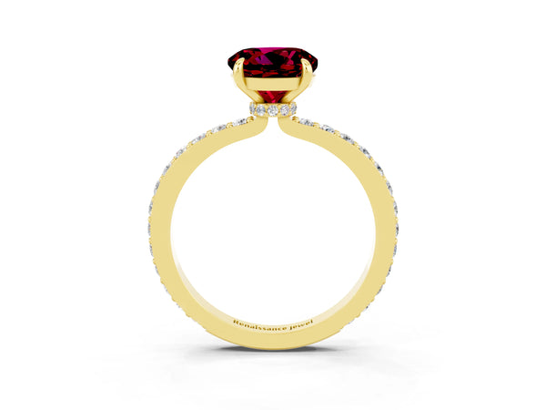 Yellow gold Round Cut Garnet Solitaire Engagement Ring with Pavé Band and Four-Prong Setting