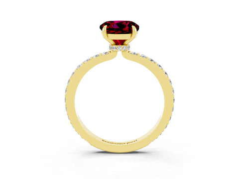 Yellow gold Round Cut Garnet Solitaire Engagement Ring with Pavé Band and Four-Prong Setting_3