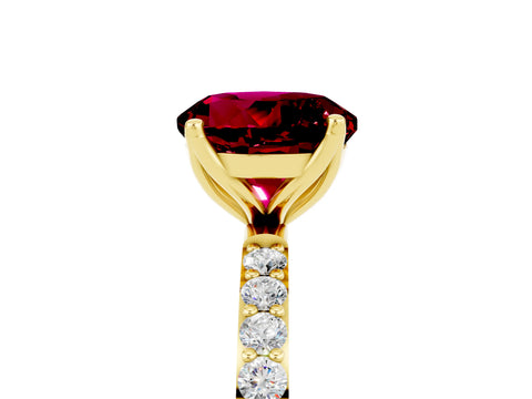Yellow gold Round Cut Garnet Solitaire Engagement Ring with Pavé Band and Prong Setting_5