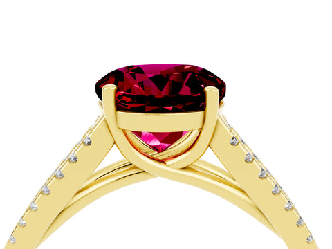 Yellow gold Round Cut Garnet Solitaire Engagement Ring with Split Shank Pavé Band_4