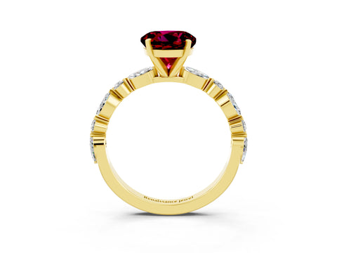 Yellow gold Round Cut Garnet Solitaire with Side Stones on a Pavé Band and Four-Prong Setting_3