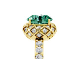 Yellow gold Round Cut Green Sapphire Scalloped Halo Engagement Ring with Round Shared Prong Band_29