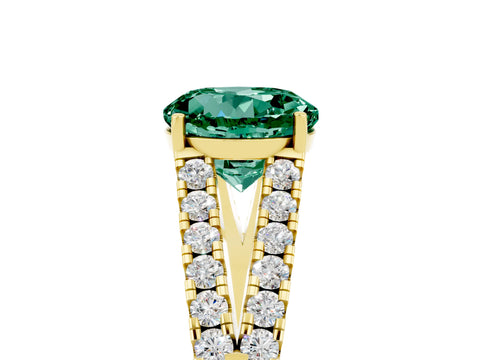 Yellow gold Round Cut Green Sapphire Split Shank Pavé Engagement Ring with Four-Prong Setting_17