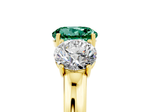 Yellow gold Round Cut Green Sapphire Three-Stone Ring with Four-Prong Setting and Classic Band_5