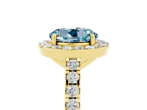 Yellow gold Round Cut Halo Diamond Ring with Pavé Band and Three-Prong Setting_5