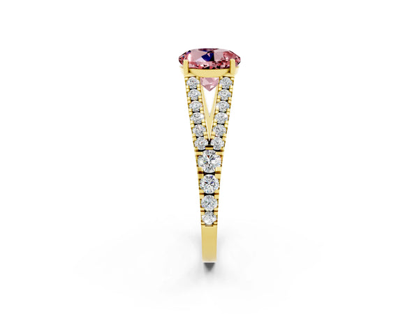 Yellow gold Round Cut Morganite Split Shank Pavé Engagement Ring with Four-Prong Setting