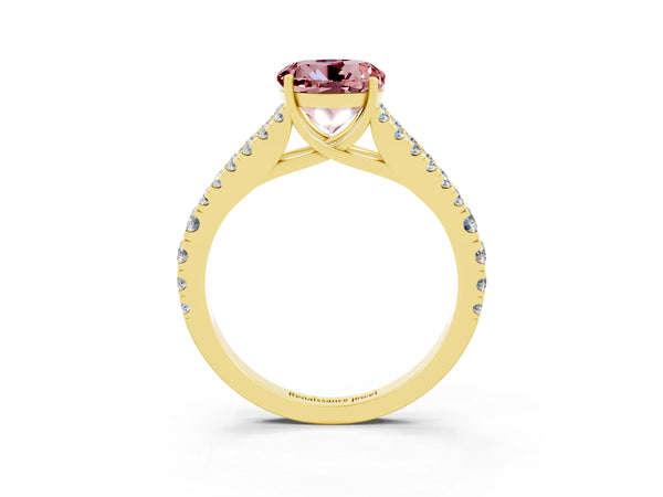 Yellow gold Round Cut Morganite Split Shank Pavé Engagement Ring with Four-Prong Setting