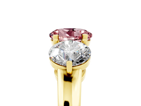 Yellow gold Round Cut Morganite Three-Stone Ring with Prong Setting and Classic Band_5