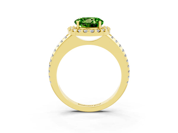 Yellow gold Round Cut Peridot Pavé Halo Ring with Four-Prong Setting
