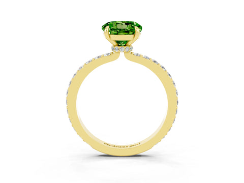 Yellow gold Round Cut Peridot Ring with Pavé Band and Four-Prong Setting_3