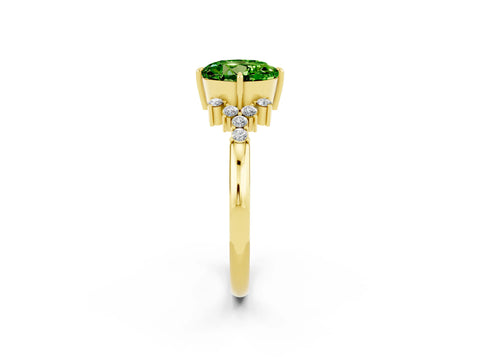 Yellow gold Round Cut Peridot Ring with Side Stones and Four-Prong Setting_38