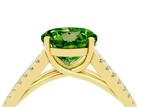 Yellow gold Round Cut Peridot Solitaire Engagement Ring with Split Shank Pavé Band_4