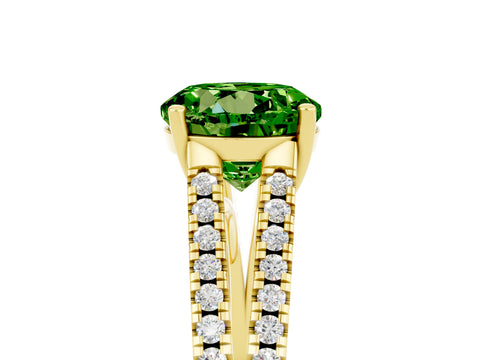 Yellow gold Round Cut Peridot Solitaire Engagement Ring with Split Shank Pavé Band_5
