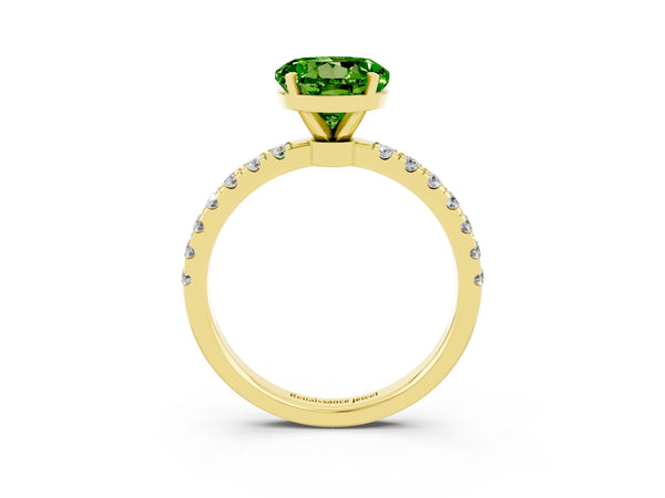 Yellow gold Round Cut Peridot Solitaire Ring with Pavé Accents and Four-Prong Setting