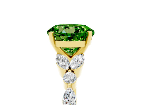 Yellow gold Round Cut Peridot Solitaire Ring with Side Stones and Four-Prong Setting_17