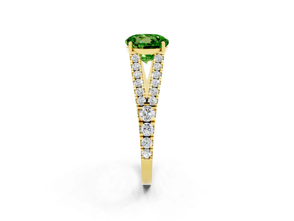 Yellow gold Round Cut Peridot Split Shank Pavé Engagement Ring with Four-Prong Setting