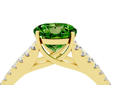 Yellow gold Round Cut Peridot Split Shank Pavé Engagement Ring with Four-Prong Setting_16