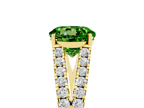 Yellow gold Round Cut Peridot Split Shank Pavé Engagement Ring with Four-Prong Setting_17
