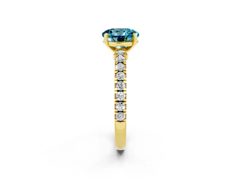 Yellow gold Round Cut Solitaire Diamond with Pavé Band and Four-Prong Setting_2