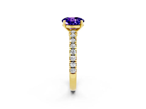 Yellow gold Round Cut Solitaire Diamond with Pavé Band and Four-Prong Setting_2