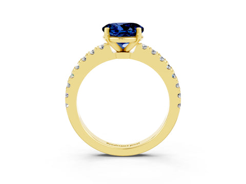 Yellow gold Round Cut Solitaire Diamond with Pavé Band and Four-Prong Setting_3