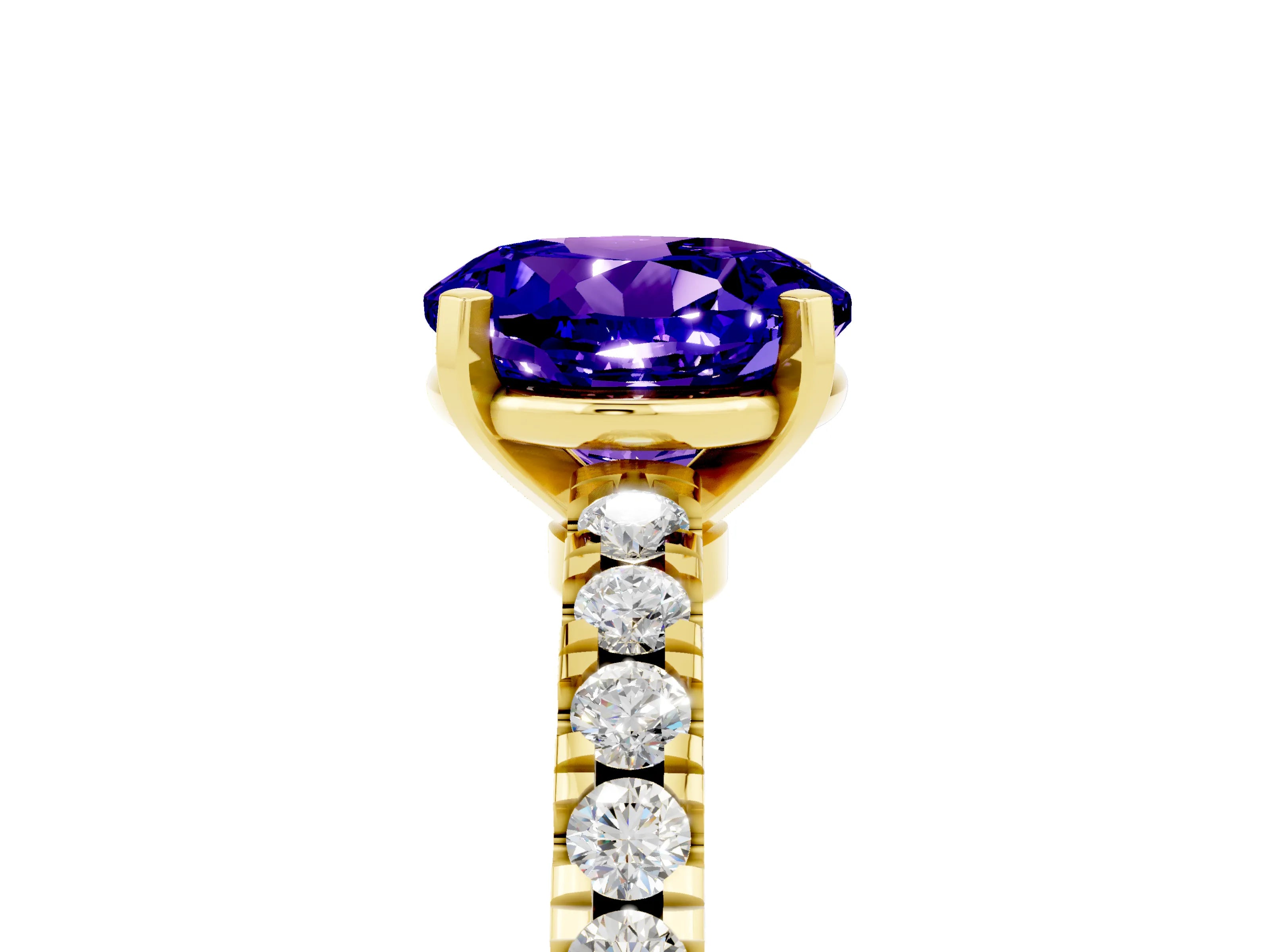 Yellow gold Round Cut Solitaire Diamond with Pavé Band and Four-Prong Setting_5